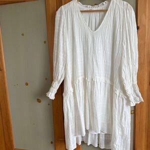 Storia white long sleeve dress
